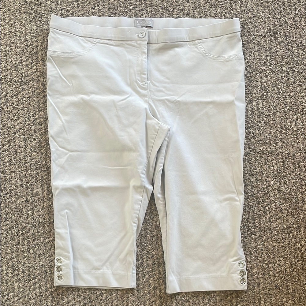 Laura Women's Capri with Button Detail